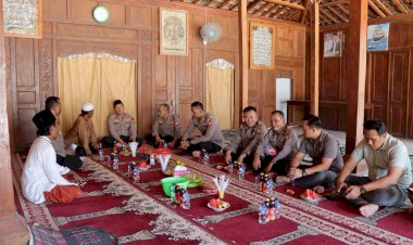 Sampaikan-Pesan-Pemilu-Damai-Kapolres-Ponorogo-Kunjungi-Ponpes-Fathul-Muna-Mladangan