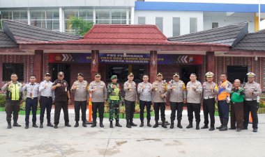Sahli-Sosbud-Kapolri-Cek-Pelaksanaan-Ops-Lilin-Semeru-2023-di-Terminal-Purabaya