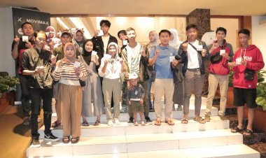 Nyoblos-itu-Mbois,-Milenial-Nonton-Gratis-Pasca-Gunakan-Hak-Pilih-di-Kota-Malang