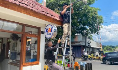 Operasi-Ketupat-Semeru-2024-Polres-Lumajang-Pasang-Puluhan-CCTV-di-Perlintasan-Kereta-Api