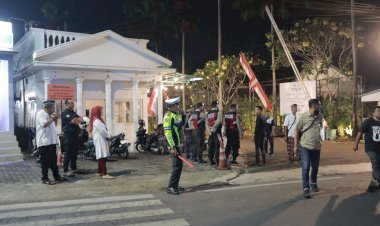 Ratusan-Polisi-Lakukan-Pengamanan,-Penetapan-Nomor-Urut-Paslon-Pilkada-2024-di-Jember-Berjalan-Kondusif