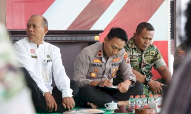 Cooling-System-Jelang-Pilkada-2024,-Polres-Malang-Gelar-Forum-Jumat-Curhat-di-Wonosari
