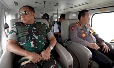 Kapolri-dan-Panglima-TNI-dan-Para-Menteri-Pantau-Jalur-Mudik-via-Udara,-Pastikan-Lalu-Lintas-Lancar