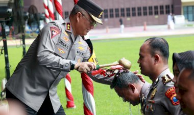 Kapolda-Jatim-Pimpin-Upacara-Kenaikan-Pangkat-3.057-Personel