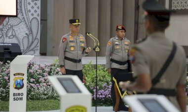 Kapolda-Jatim-Pimpin-Sertijab-Pejabat-Utama-dan-Kapolres