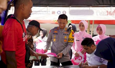 Polres-Ponorogo-dan-Bhayangkari-Gelar-Bazar-Murah-Ramadhan,-Warga-Sumringah