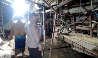 Bhabinkamtibmas-Sepande-Cek-Peternakan-Kambing-Dukung-Ketahanan-Pangan-Polresta-Sidoarjo