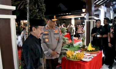 Kapolda-Jatim-Tinjau-Pos-Pam-Aman-Suro-2025-di-Madiun-Pastikan-Kesiapan-dan-Dukungan-Personel-Pengamanan