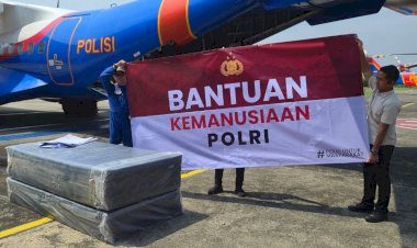 Polri-Berangkatkan-Bantuan-Kemanusiaan-ke-NTT-untuk-Bantu-Korban-Banjir-dan-Longsor