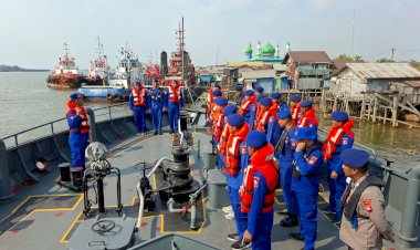 Polri-Perkuat-Operasi-SAR-KM-Virgo-Transport-8,-Tiga-Kapal-Polisi-Diberangkatkan