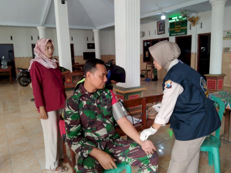 Gelar Patroli Kesehatan, Sidokkes Polres Jombang Cek Kesehatan Petugas Pam Pemilu dan KPPS