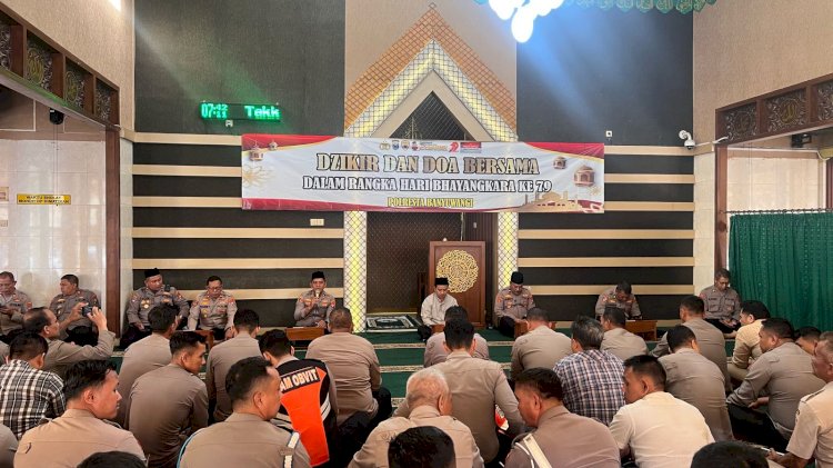 Polresta Banyuwangi gelar Dzikir dan Doa Bersama Sambut Hari Bhayangkara ke-79