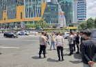 Massa-Aksi-Buruh-di-Jatim-Berjalan-Tertib,-Polresta-Sidoarjo-Kawal-Hingga-Batas-Kota-Surabaya